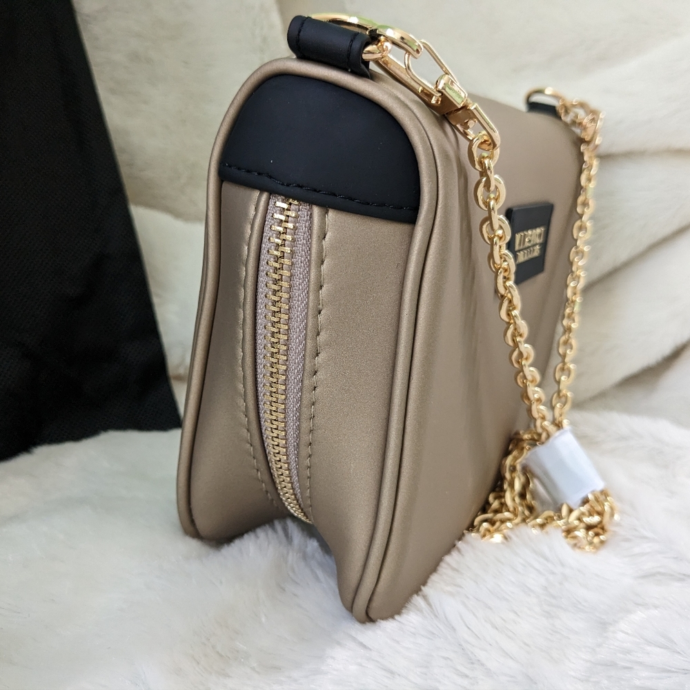 Versace - Picture 7 of 7
